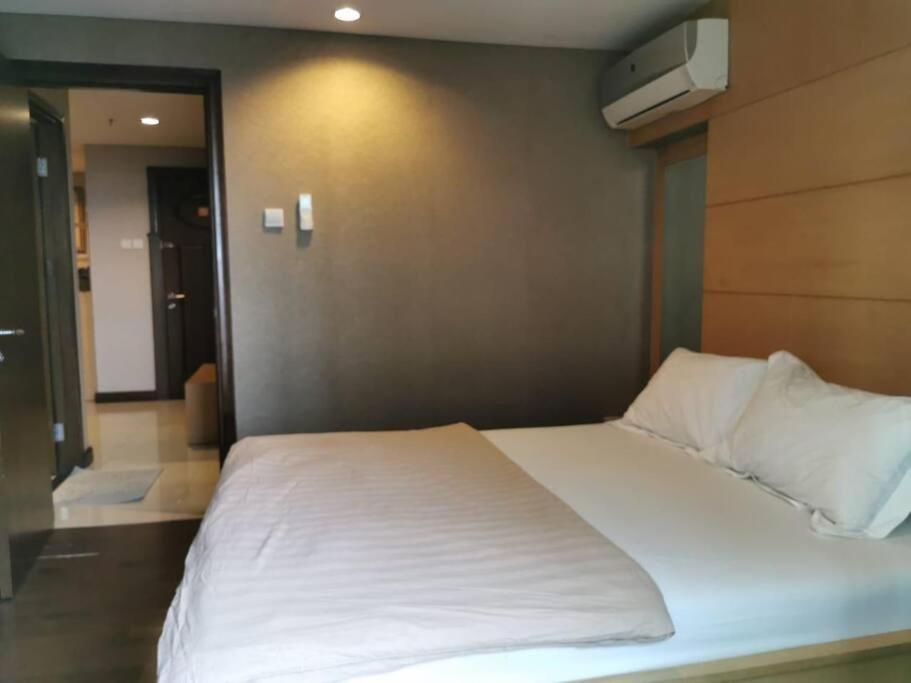 Two Bedroom Apartment At El Royale Hotel Bandung Exterior foto